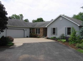 1427 Storytown Rd, Oregon, WI 53575