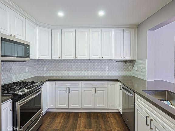 5th image of 9840 Amsdell Ave