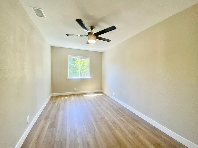 7349 Cross Dr — Photo 16