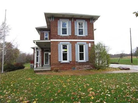 662 Franklin Ave photo 1