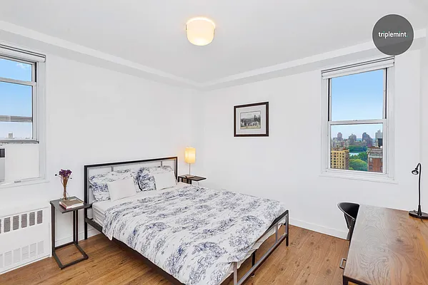 Sold by Triplemint | media 7