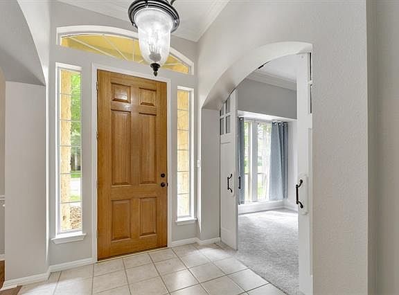 4th image of 11903 Yarbrough Dr