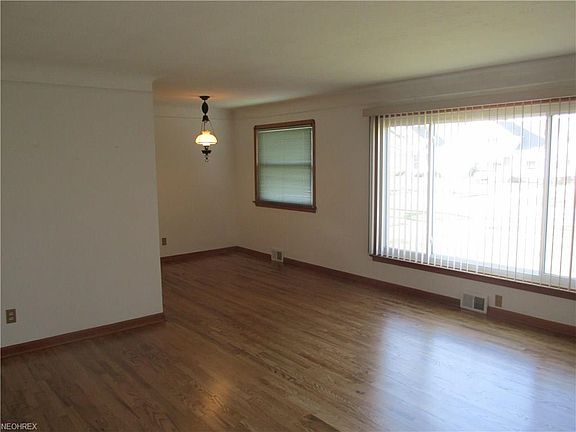 4th image of 3317 Klusner Ave