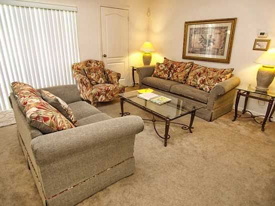 TR5P306MD-living-area