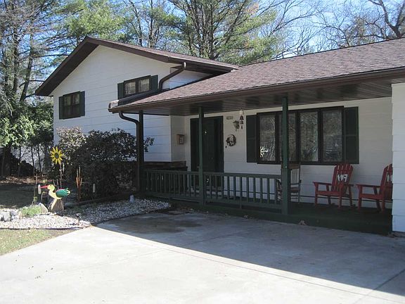 2nd image of 4221 Woodhaven Ln