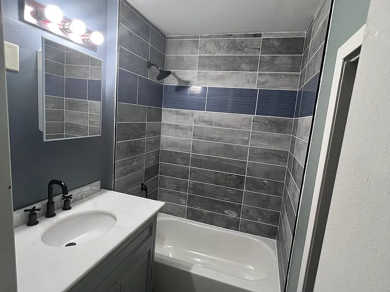 430 Case Ave #2 — Photo 2
