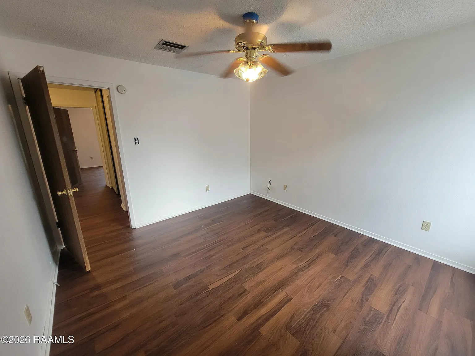 2 bed, 1.5 bath, 1050 sqft, $950 — Photo 3