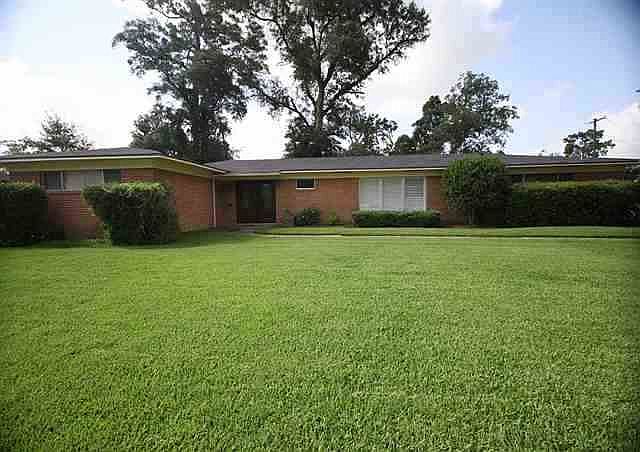 1st image of 3755 Durwood Dr