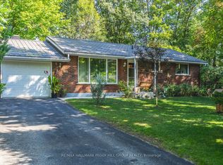 82 Helena St, Wasaga Beach, ON L9Z 1R1