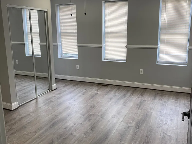 210 N Mount St #BB-1350-2BA — Photo 2
