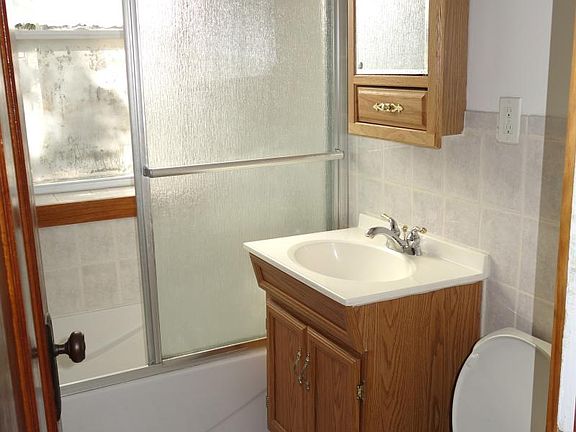5th image of 2911 N Albany Ave APT 1