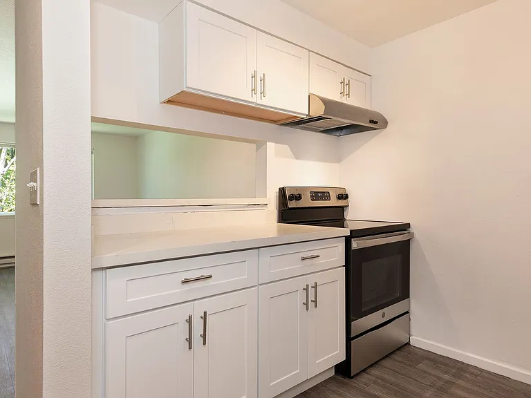 Hillcourt Apartments — Photo 23