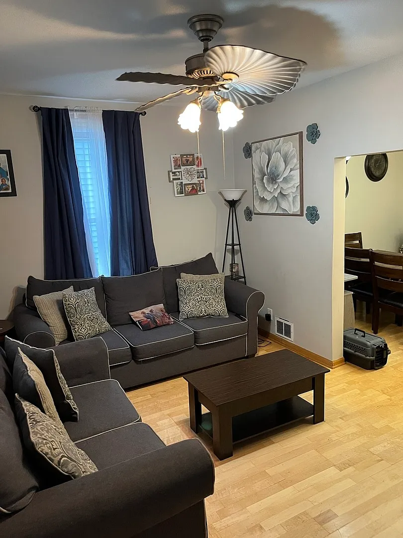 3 bed, 1.5 bath, 1200 sqft, $3,200 — Photo 2