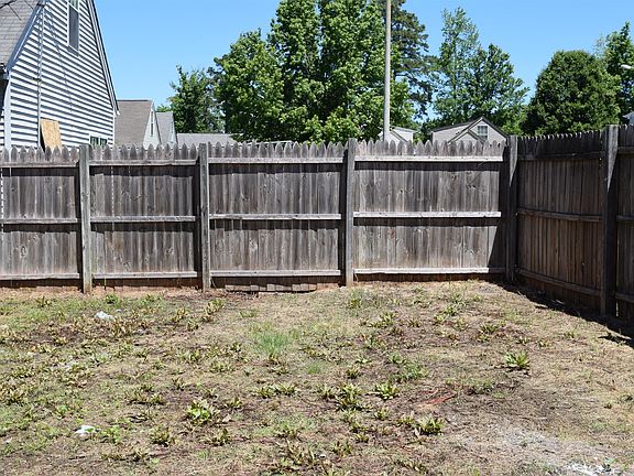 3rd image of 563 Michael Irvin Dr