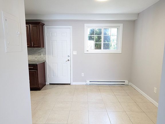 5th image of 48 Stonewall Ln #B