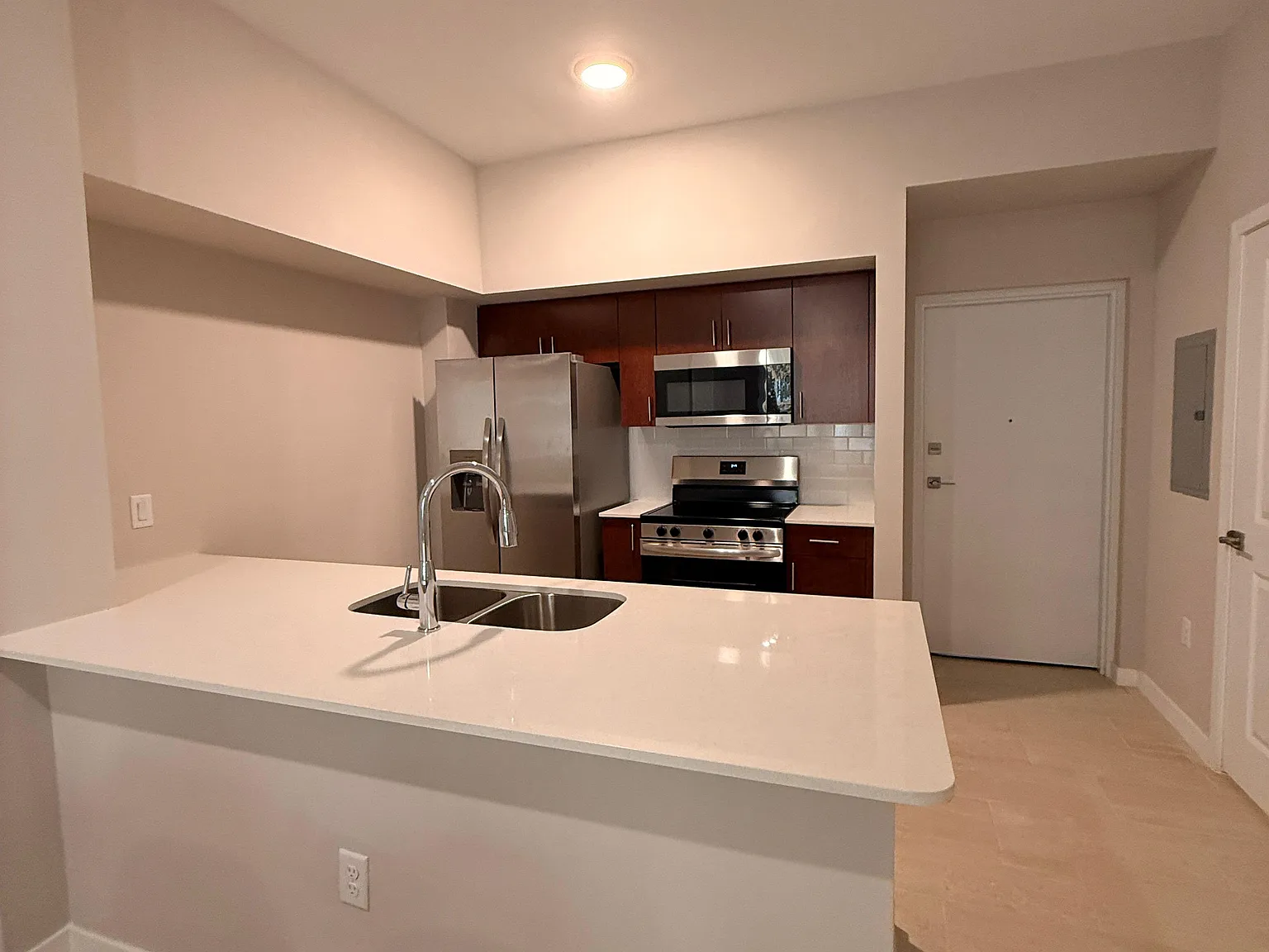 1 bed, 600 sqft, $1,850 — Photo 2