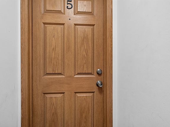2nd image of 211 Park Ave #5