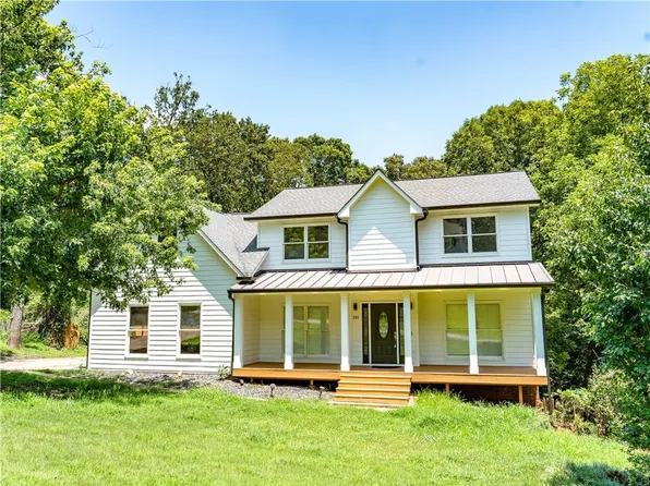 281 Timber Laurel Ln, Lawrenceville, GA 30043