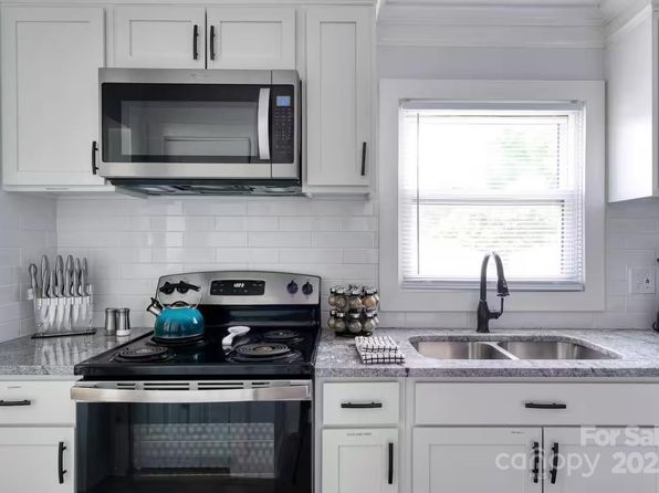 charlotte-north-carolina-299903781 picture