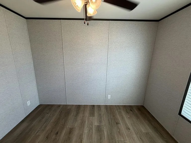 156 Lakeside Garden Cir #156 — Photo 16