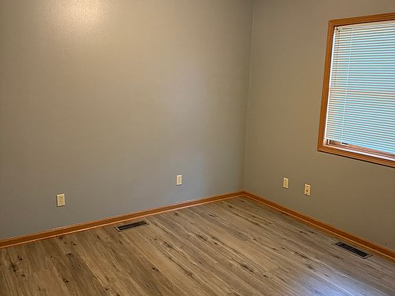 5th image of 714 Erin Pl