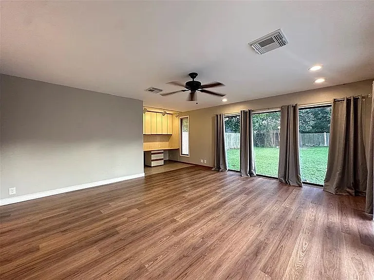 12139 Huntington Park Dr — Photo 8