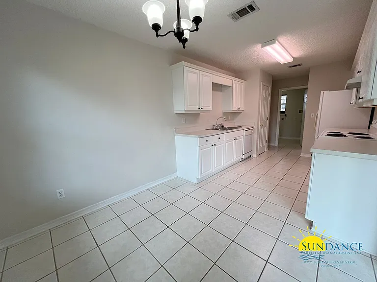 223 Westview Dr — Photo 8