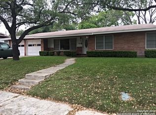 423 Redcliff Dr, San Antonio, TX 78216
