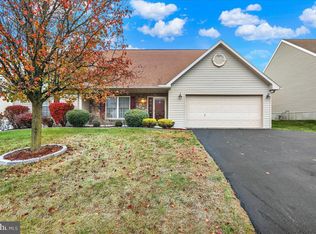 103 Day Lily Dr, Sinking Spring, PA 19608