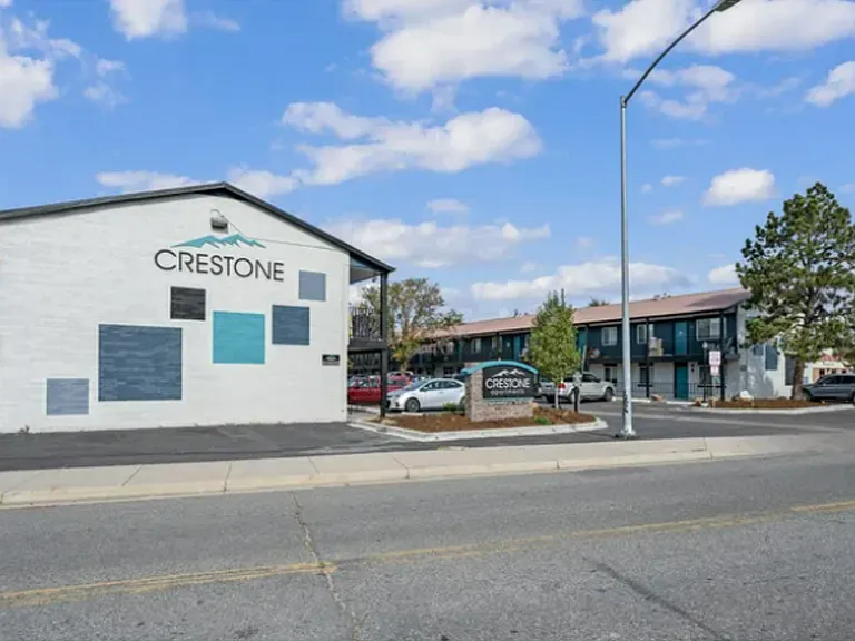 Crestone Apartments — Photo 9