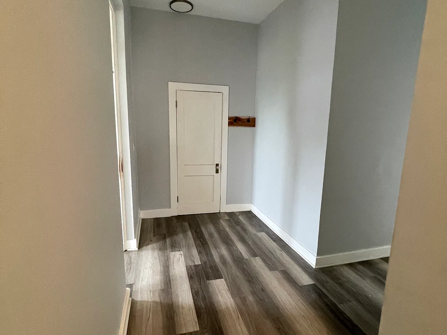 1731 Edenside Ave — Photo 1