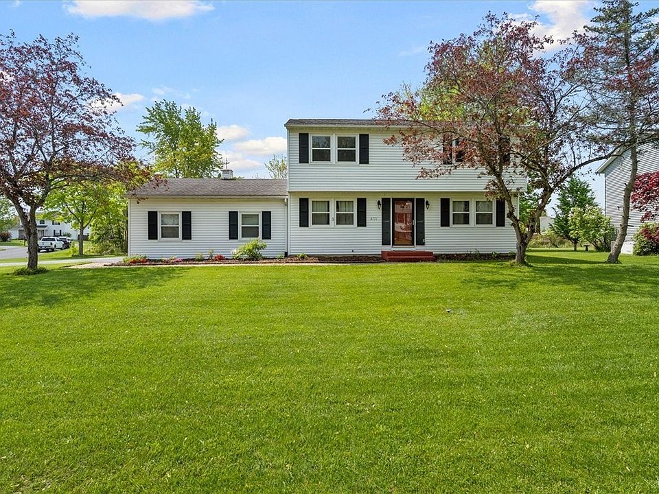 1st image of 8771 Larchmont Dr