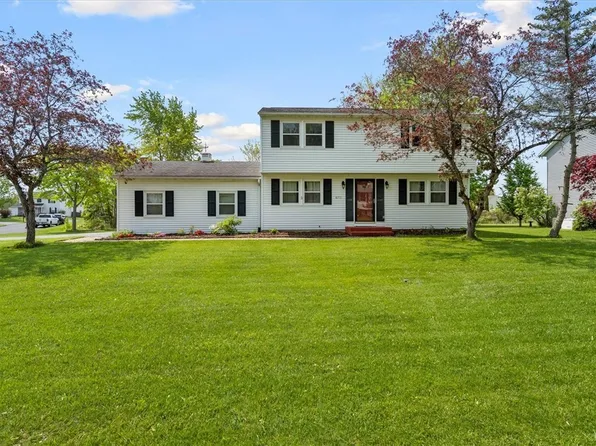 8771 Larchmont Dr, Cicero, NY 13039