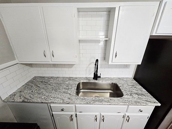 5th image of 1218 Franklin St