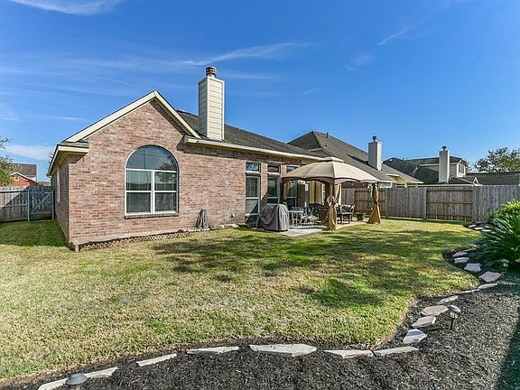4th image of 1906 Lazy Hollow Ln
