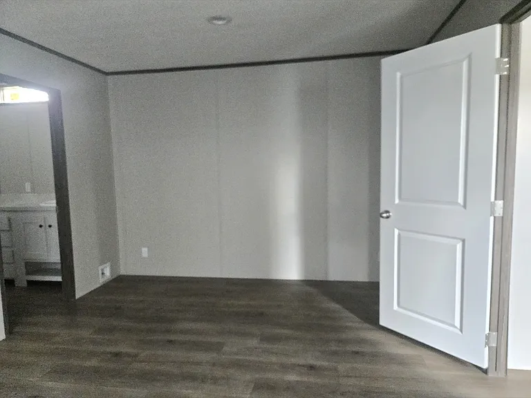 1208 Orient Ave — Photo 7