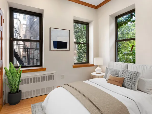 121 East 10th Street image 1 of 11