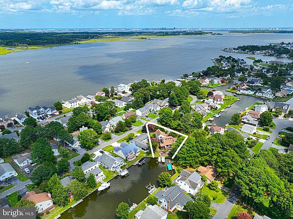 2nd image of 2 Windjammer Rd