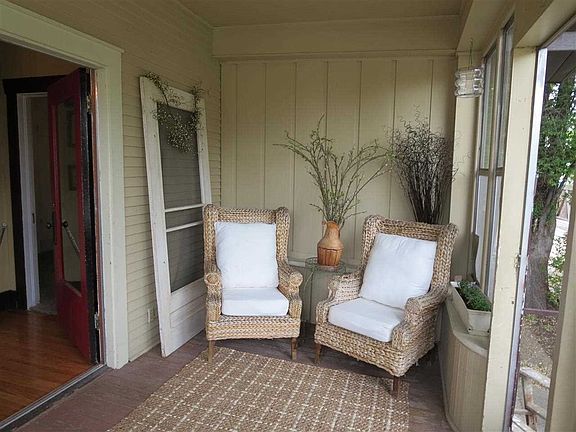2nd image of 211 17th Ave S