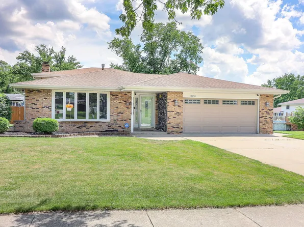 18W761 83rd St, Downers Grove, IL 60516