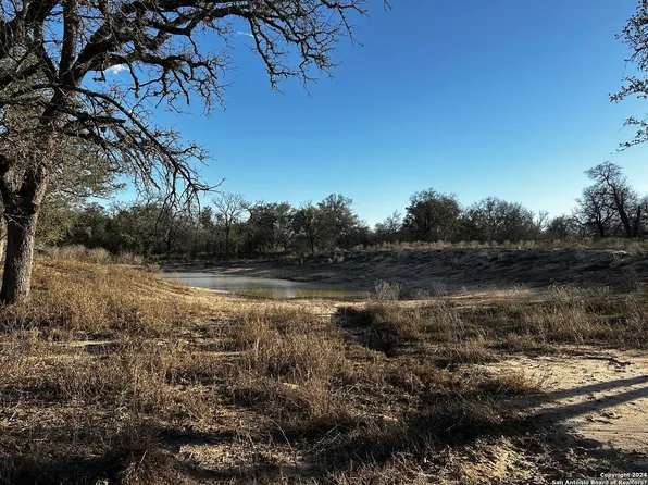 2711 County Road 770 LOT 2, Natalia, TX 78059