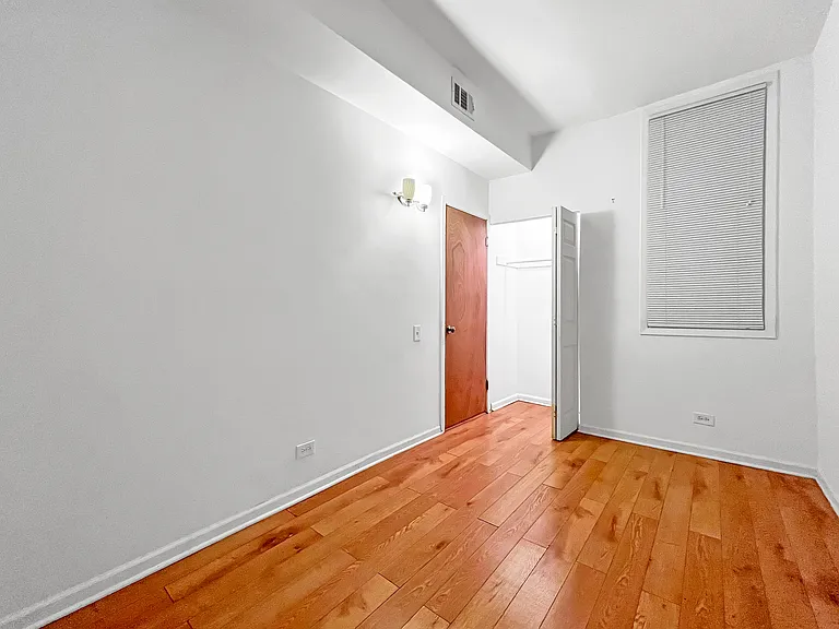 311 W Chicago Ave #2 — Photo 16
