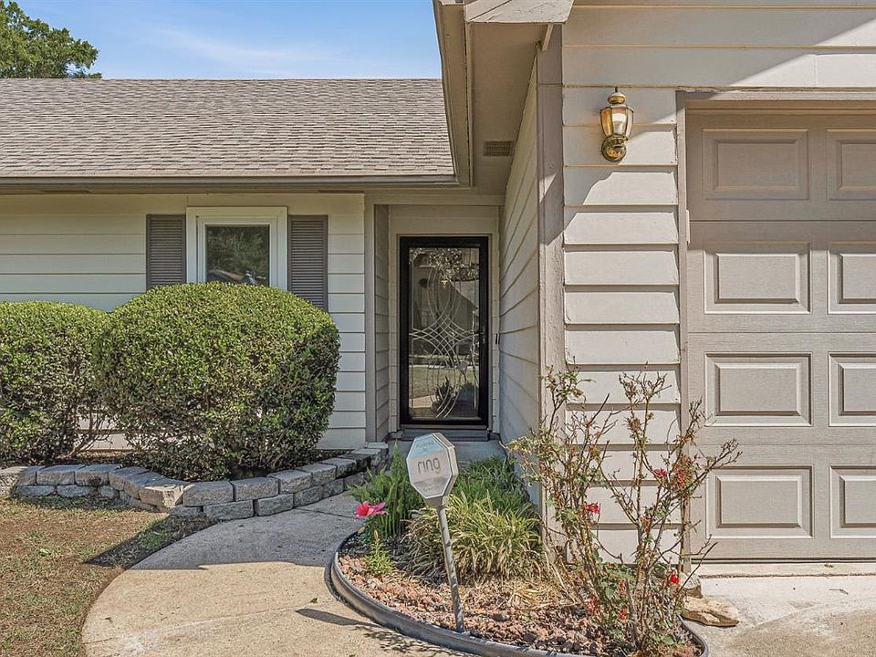 1st image of 1302 Medallion Cir