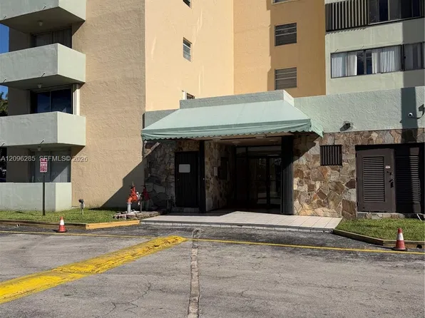 5055 NW 7th St, Miami, FL