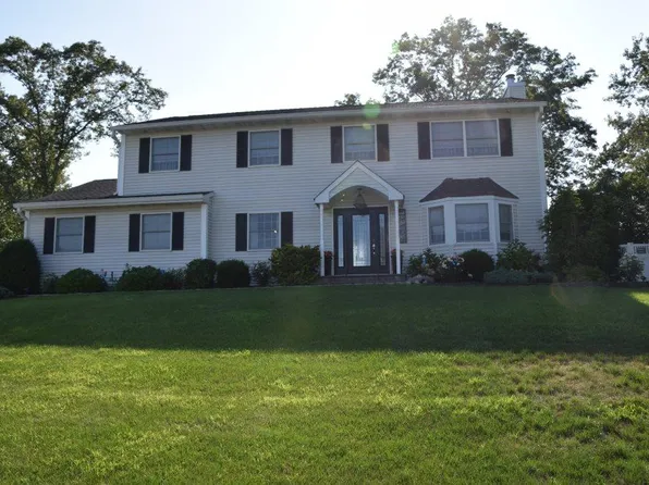 123 Stethem Dr, Centereach, NY 11720