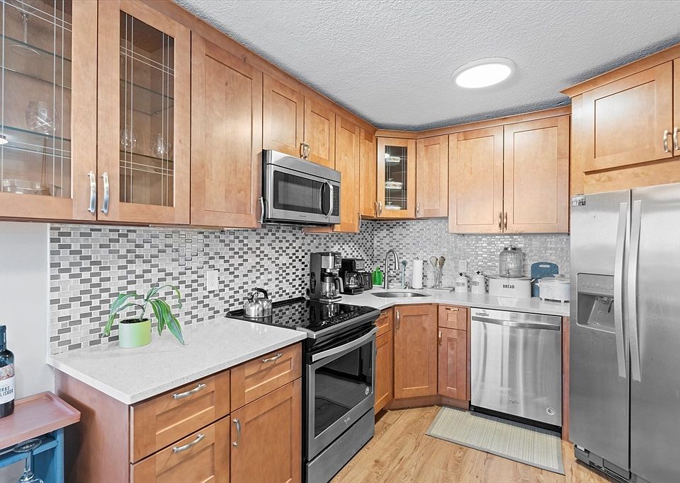 1st image of 300 Lynn Shore Dr APT 908