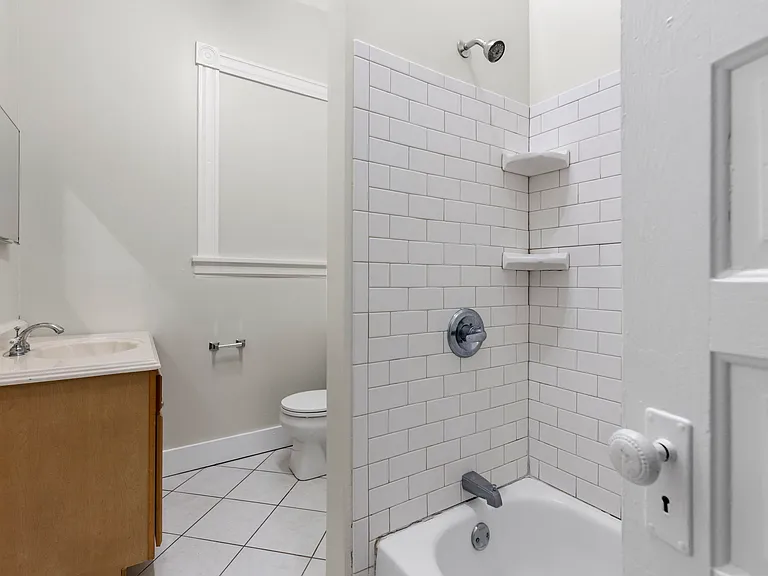 2107 W Main St — Photo 15