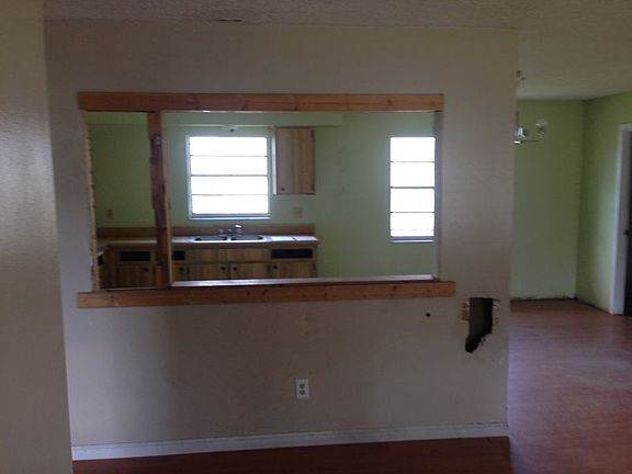 5th image of 37719 Whitehouse Ave