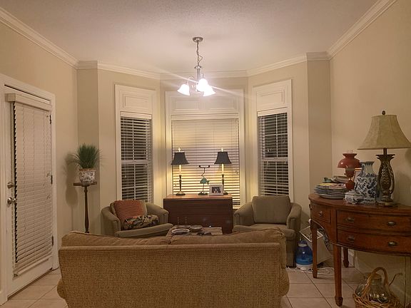 5th image of 3645 Victoria Dr