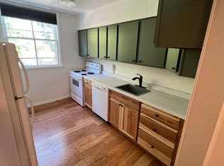 1008 Wisconsin St #2R, Lake Geneva, WI 53147